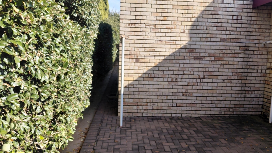 2 Bedroom Property for Sale in Kiepersol Free State